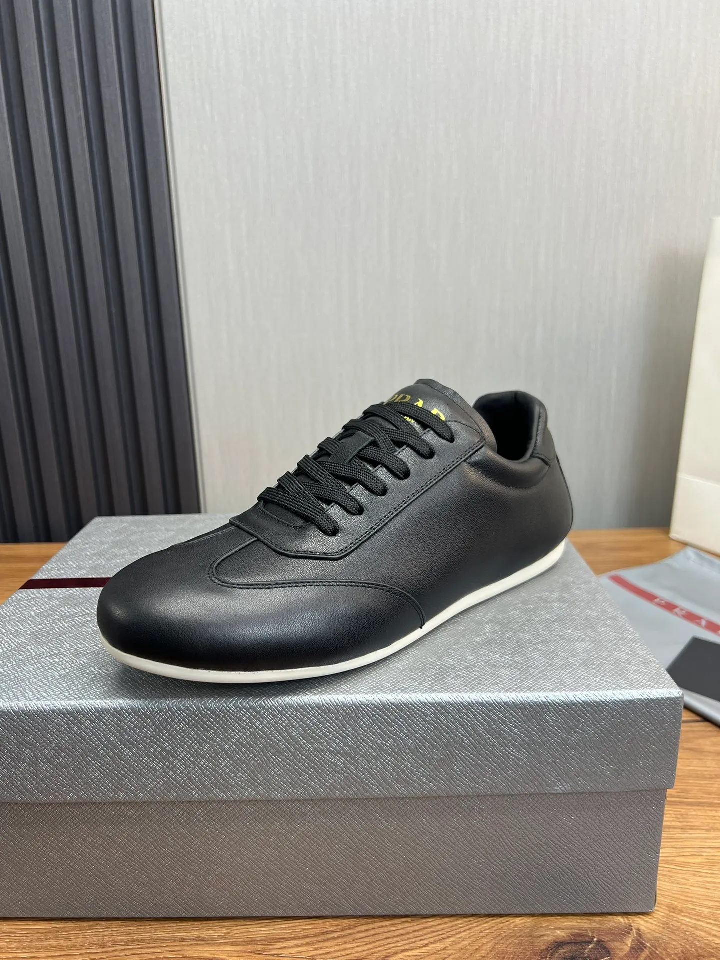 Men's shoes 💰520💰 [PRADA] Men's shoes are popular in the counter, official website is synchronized, 1 high-quality shipment ✔️Original cowhide spliced ​​with high-end waterproof cloth + cowhide lining, 1🆚1 replica, original sole, 38-45 (45 customized, non-refundable)